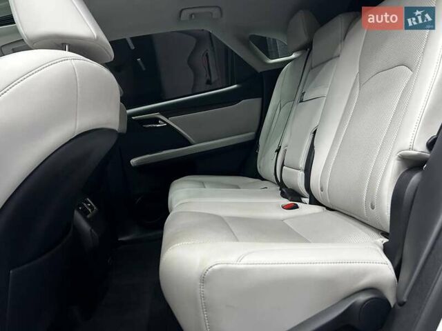 Лексус РХ 2020 в Черновцах на Automoto.ua Белый Лексус РХ, объемом двигателя 3.46 л и пробегом 80 тыс. км за 44000 $, фото 11 на Automoto.ua