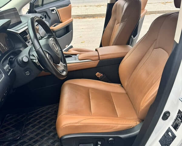 Белый Лексус РХ, объемом двигателя 2 л и пробегом 69 тыс. км за 46800 $, фото 17 на Automoto.ua