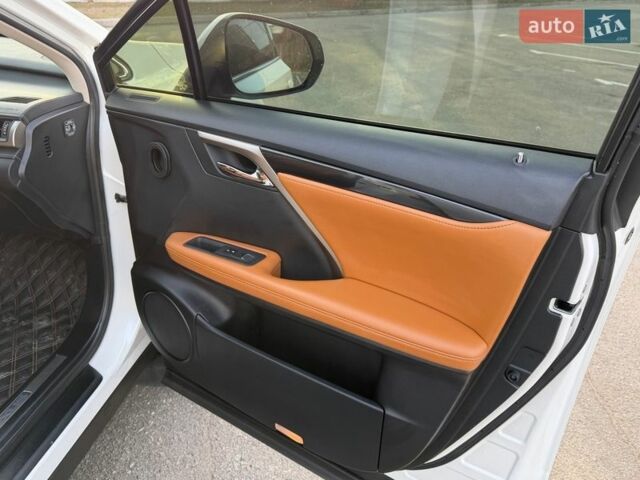 Белый Лексус РХ, объемом двигателя 2 л и пробегом 71 тыс. км за 40900 $, фото 25 на Automoto.ua