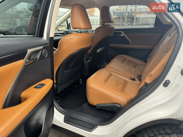 Белый Лексус РХ, объемом двигателя 2 л и пробегом 46 тыс. км за 46000 $, фото 30 на Automoto.ua