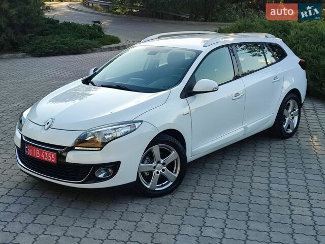 Белый Лексус РХ, объемом двигателя 3.46 л и пробегом 150 тыс. км за 47500 $, фото 3 на Automoto.ua