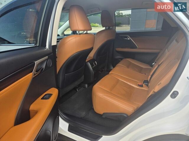 Белый Лексус РХ, объемом двигателя 2 л и пробегом 167 тыс. км за 37900 $, фото 19 на Automoto.ua
