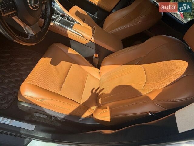 Білий Лексус РХ, об'ємом двигуна 2 л та пробігом 71 тис. км за 38999 $, фото 13 на Automoto.ua