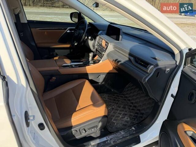 Белый Лексус РХ, объемом двигателя 2 л и пробегом 70 тыс. км за 41500 $, фото 20 на Automoto.ua
