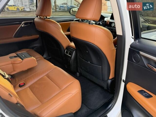 Белый Лексус РХ, объемом двигателя 2 л и пробегом 71 тыс. км за 40900 $, фото 19 на Automoto.ua