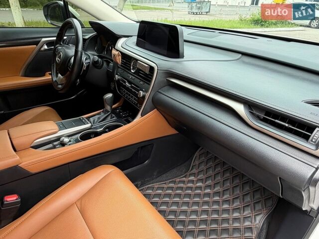 Білий Лексус РХ, об'ємом двигуна 2 л та пробігом 71 тис. км за 38999 $, фото 71 на Automoto.ua