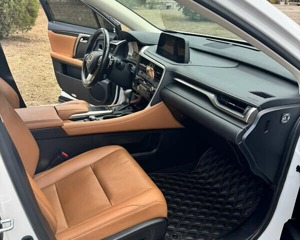 Белый Лексус РХ, объемом двигателя 2 л и пробегом 69 тыс. км за 46800 $, фото 32 на Automoto.ua