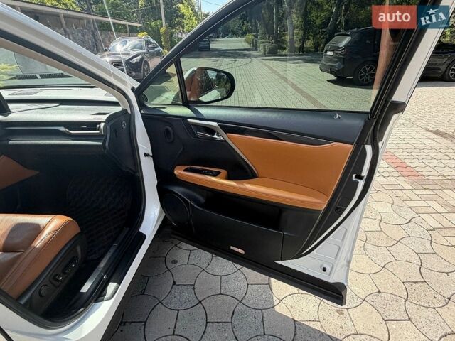 Білий Лексус РХ, об'ємом двигуна 2 л та пробігом 71 тис. км за 38999 $, фото 27 на Automoto.ua