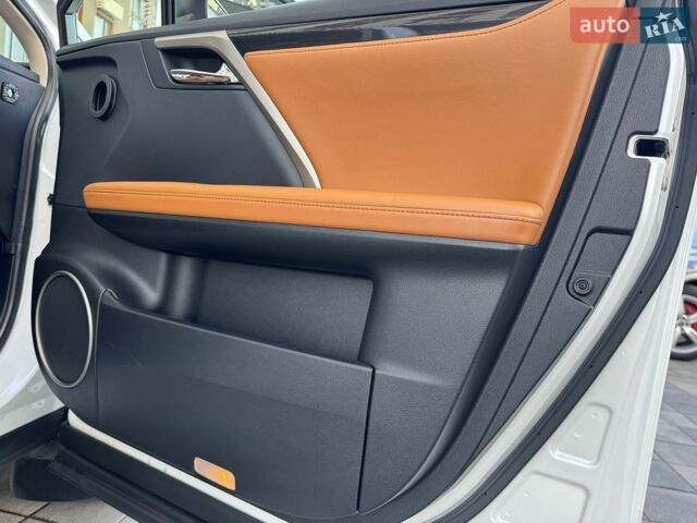 Білий Лексус РХ, об'ємом двигуна 3.46 л та пробігом 54 тис. км за 49000 $, фото 40 на Automoto.ua