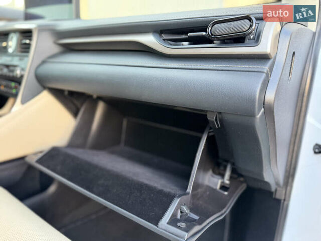 Белый Лексус РХ, объемом двигателя 3.5 л и пробегом 92 тыс. км за 37500 $, фото 75 на Automoto.ua