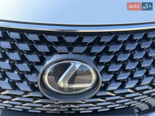 Белый Лексус РХ, объемом двигателя 2 л и пробегом 70 тыс. км за 41500 $, фото 25 на Automoto.ua