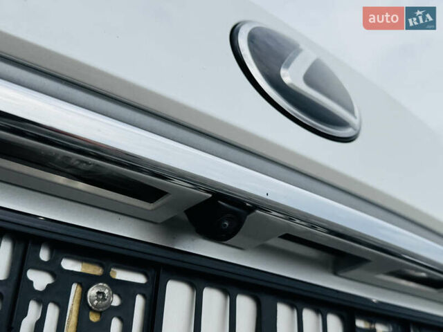 Белый Лексус РХ, объемом двигателя 3.46 л и пробегом 135 тыс. км за 44444 $, фото 116 на Automoto.ua