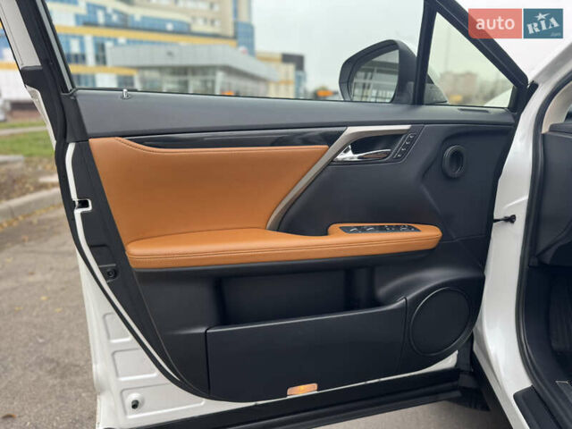 Белый Лексус РХ, объемом двигателя 2 л и пробегом 46 тыс. км за 46000 $, фото 17 на Automoto.ua