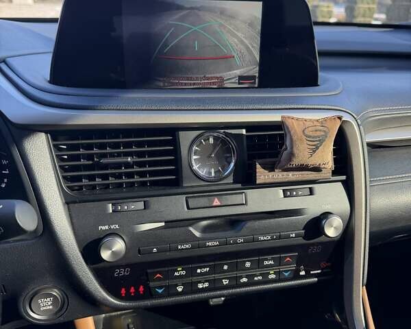 Белый Лексус РХ, объемом двигателя 2 л и пробегом 70 тыс. км за 41500 $, фото 39 на Automoto.ua