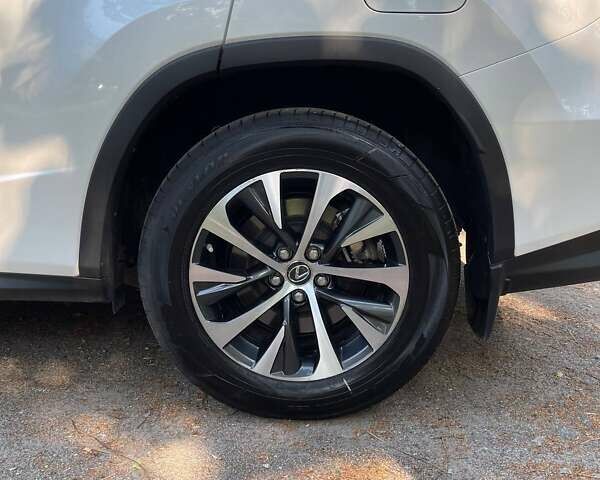 Лексус РХ 2020 в Киеве на Automoto.ua Белый Лексус РХ, объемом двигателя 2 л и пробегом 47 тыс. км за 45000 $, фото 17 на Automoto.ua