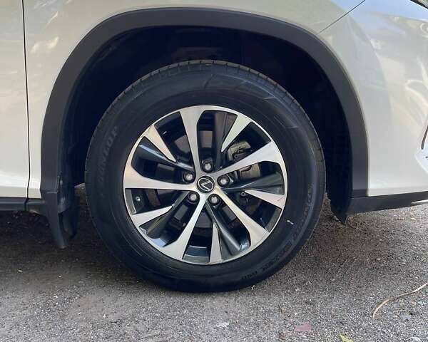 Лексус РХ 2020 в Киеве на Automoto.ua Белый Лексус РХ, объемом двигателя 2 л и пробегом 47 тыс. км за 45000 $, фото 19 на Automoto.ua