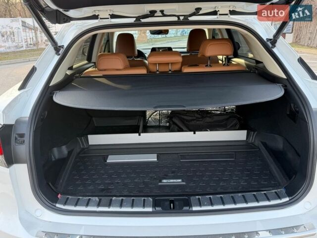 Белый Лексус РХ, объемом двигателя 2 л и пробегом 71 тыс. км за 40900 $, фото 16 на Automoto.ua