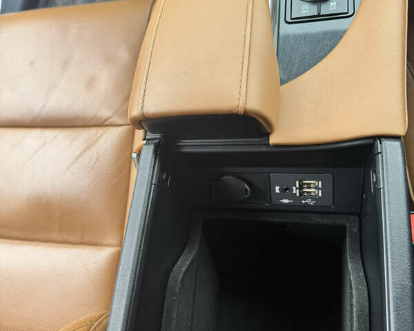 Белый Лексус РХ, объемом двигателя 2 л и пробегом 69 тыс. км за 46800 $, фото 25 на Automoto.ua