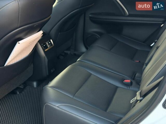 Білий Лексус РХ, об'ємом двигуна 2 л та пробігом 84 тис. км за 39500 $, фото 17 на Automoto.ua