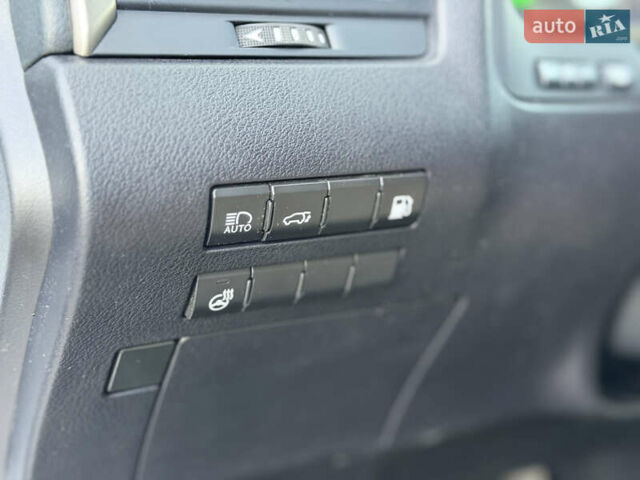 Белый Лексус РХ, объемом двигателя 3.5 л и пробегом 92 тыс. км за 37500 $, фото 38 на Automoto.ua