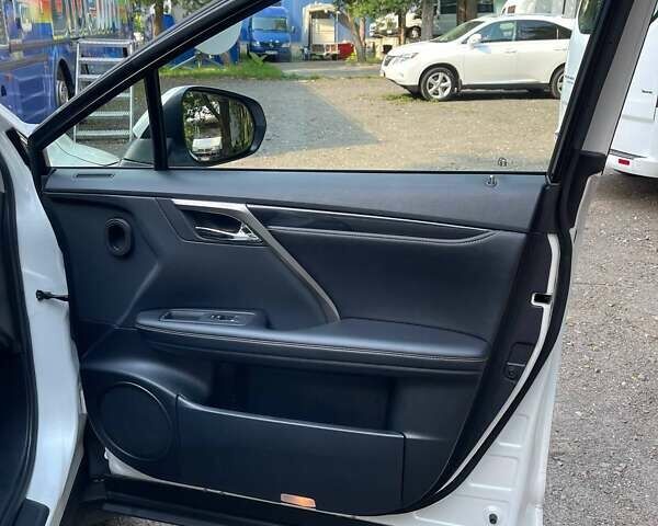 Лексус РХ 2020 в Киеве на Automoto.ua Белый Лексус РХ, объемом двигателя 2 л и пробегом 47 тыс. км за 45000 $, фото 11 на Automoto.ua
