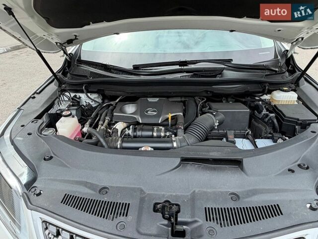 Білий Лексус РХ, об'ємом двигуна 2 л та пробігом 71 тис. км за 38999 $, фото 73 на Automoto.ua