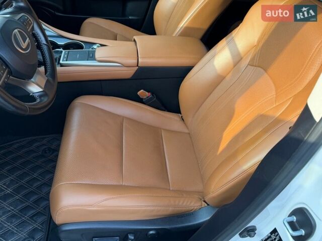 Белый Лексус РХ, объемом двигателя 2 л и пробегом 71 тыс. км за 40199 $, фото 9 на Automoto.ua