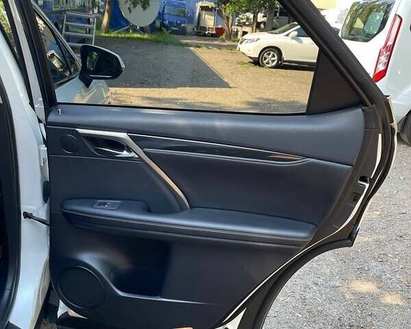 Лексус РХ 2020 в Киеве на Automoto.ua Белый Лексус РХ, объемом двигателя 2 л и пробегом 47 тыс. км за 45000 $, фото 8 на Automoto.ua