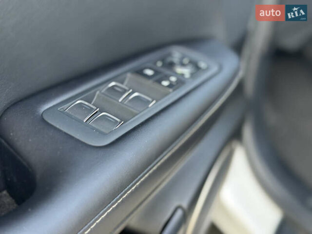 Білий Лексус РХ, об'ємом двигуна 3.46 л та пробігом 150 тис. км за 37500 $, фото 33 на Automoto.ua