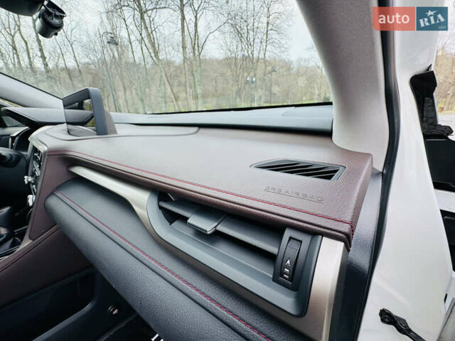 Белый Лексус РХ, объемом двигателя 3.46 л и пробегом 135 тыс. км за 44444 $, фото 18 на Automoto.ua