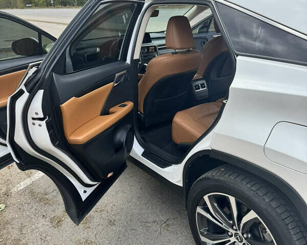 Белый Лексус РХ, объемом двигателя 2 л и пробегом 69 тыс. км за 46800 $, фото 14 на Automoto.ua