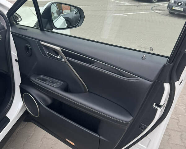 Лексус РХ 2020 у Києві на Automoto.ua Білий Лексус РХ, об'ємом двигуна 3.46 л та пробігом 150 тис. км за 39000 $, фото 13 на Automoto.ua