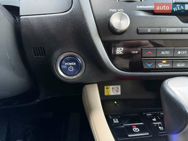 Белый Лексус РХ, объемом двигателя 3.5 л и пробегом 92 тыс. км за 37500 $, фото 51 на Automoto.ua