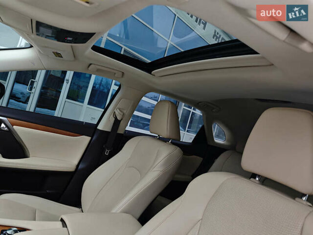 Белый Лексус РХ, объемом двигателя 3.5 л и пробегом 58 тыс. км за 49890 $, фото 22 на Automoto.ua