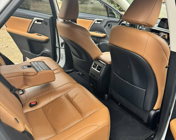 Белый Лексус РХ, объемом двигателя 2 л и пробегом 69 тыс. км за 46800 $, фото 29 на Automoto.ua