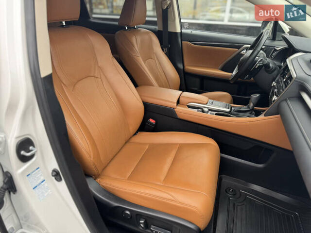 Белый Лексус РХ, объемом двигателя 2 л и пробегом 46 тыс. км за 46000 $, фото 35 на Automoto.ua