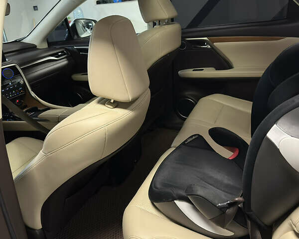 Белый Лексус РХ, объемом двигателя 3.5 л и пробегом 88 тыс. км за 43000 $, фото 20 на Automoto.ua