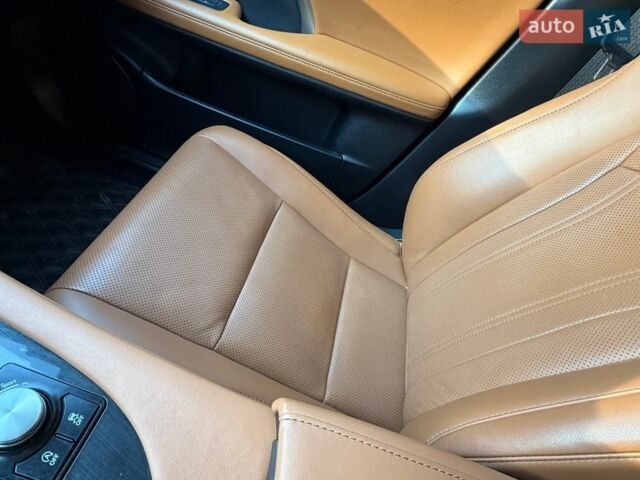 Белый Лексус РХ, объемом двигателя 2 л и пробегом 71 тыс. км за 40900 $, фото 40 на Automoto.ua