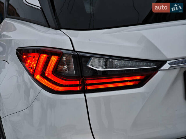 Белый Лексус РХ, объемом двигателя 3.5 л и пробегом 58 тыс. км за 49890 $, фото 6 на Automoto.ua