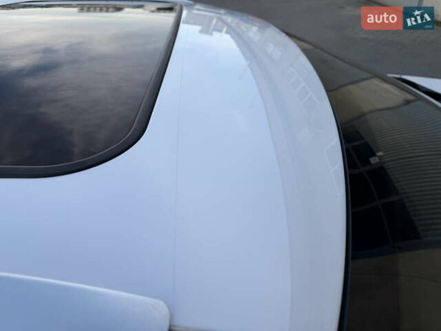 Белый Лексус РХ, объемом двигателя 3.5 л и пробегом 92 тыс. км за 37500 $, фото 84 на Automoto.ua