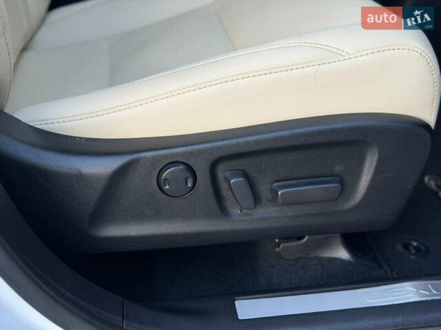 Белый Лексус РХ, объемом двигателя 3.5 л и пробегом 92 тыс. км за 37500 $, фото 78 на Automoto.ua