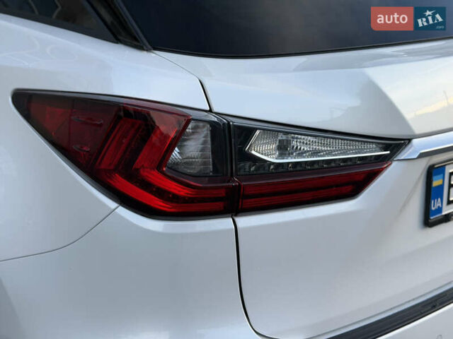 Белый Лексус РХ, объемом двигателя 3.5 л и пробегом 92 тыс. км за 37500 $, фото 21 на Automoto.ua