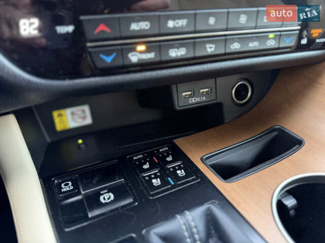 Белый Лексус РХ, объемом двигателя 3.5 л и пробегом 92 тыс. км за 37500 $, фото 53 на Automoto.ua