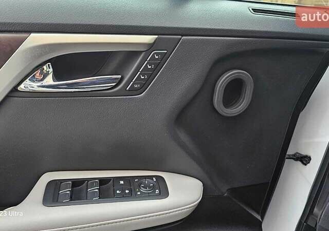 Белый Лексус РХ, объемом двигателя 3.5 л и пробегом 72 тыс. км за 47500 $, фото 11 на Automoto.ua