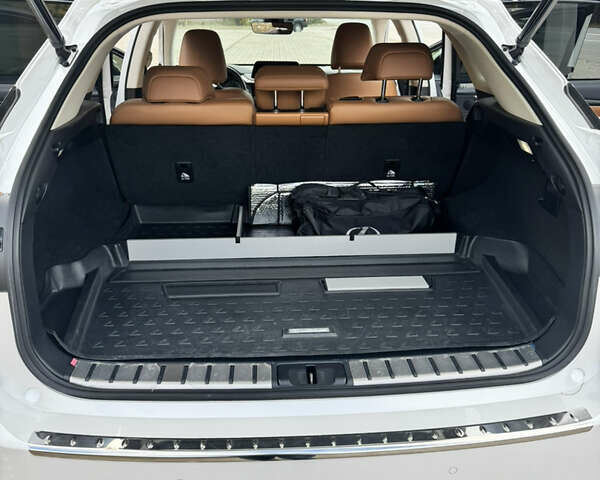 Белый Лексус РХ, объемом двигателя 2 л и пробегом 69 тыс. км за 46800 $, фото 13 на Automoto.ua