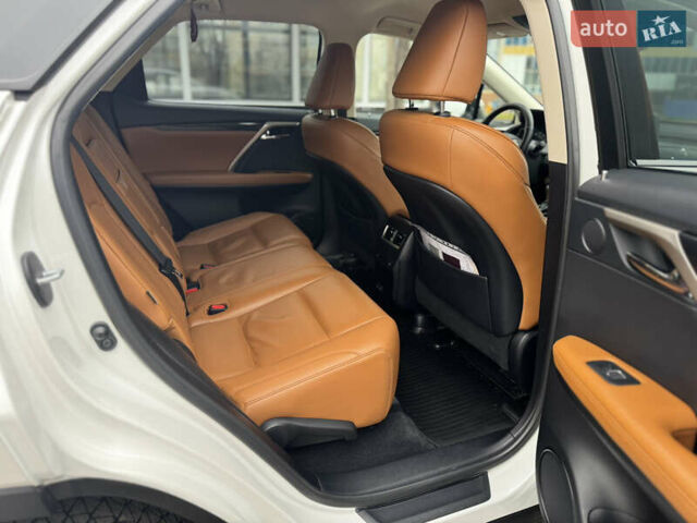 Белый Лексус РХ, объемом двигателя 2 л и пробегом 46 тыс. км за 46000 $, фото 33 на Automoto.ua