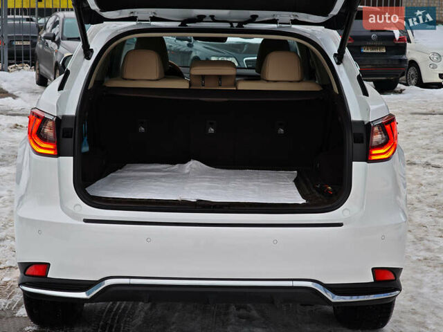 Белый Лексус РХ, объемом двигателя 3.5 л и пробегом 58 тыс. км за 49890 $, фото 8 на Automoto.ua