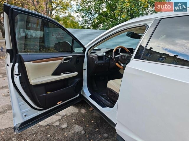 Белый Лексус РХ, объемом двигателя 3.5 л и пробегом 68 тыс. км за 40890 $, фото 25 на Automoto.ua