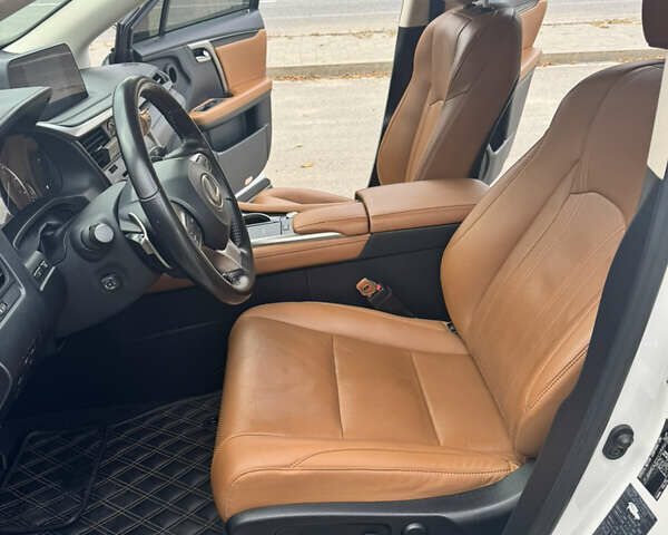 Белый Лексус РХ, объемом двигателя 2 л и пробегом 69 тыс. км за 46800 $, фото 16 на Automoto.ua