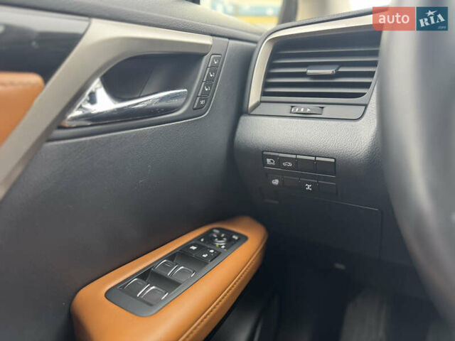 Белый Лексус РХ, объемом двигателя 2 л и пробегом 46 тыс. км за 46000 $, фото 20 на Automoto.ua